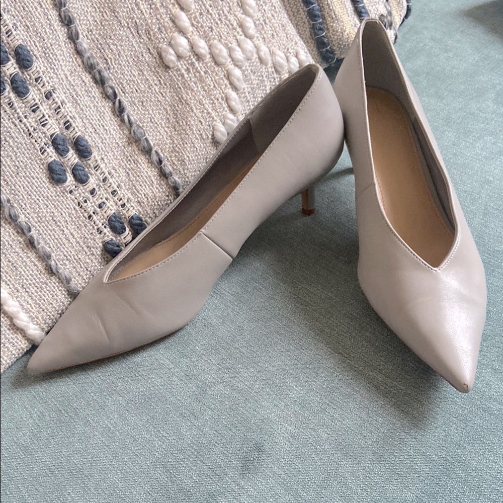 H&M | Grey Pointed Toe Kitten Heels | Sz 10/41